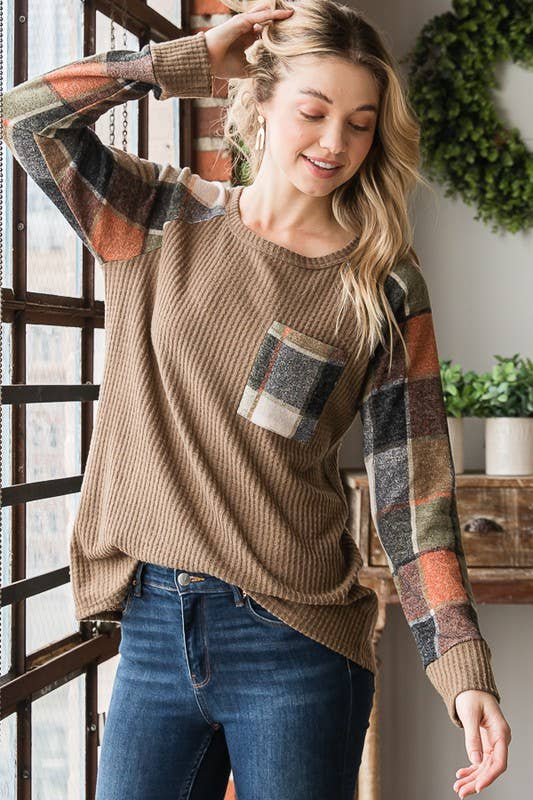 ET6884-10 SOLID WAFFLE AND PLAID TOP WITH POCKET: COCOA / 2-2-2 (1X-2X-3X)